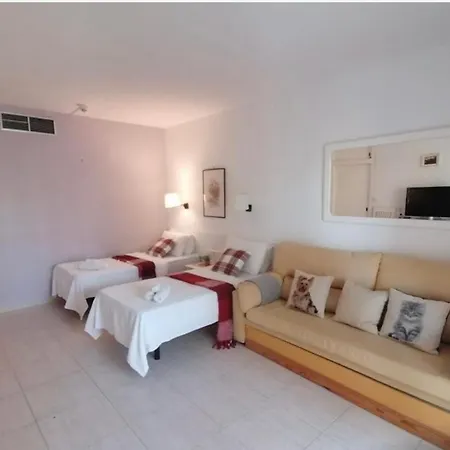 Flat In Pyr Apartment *